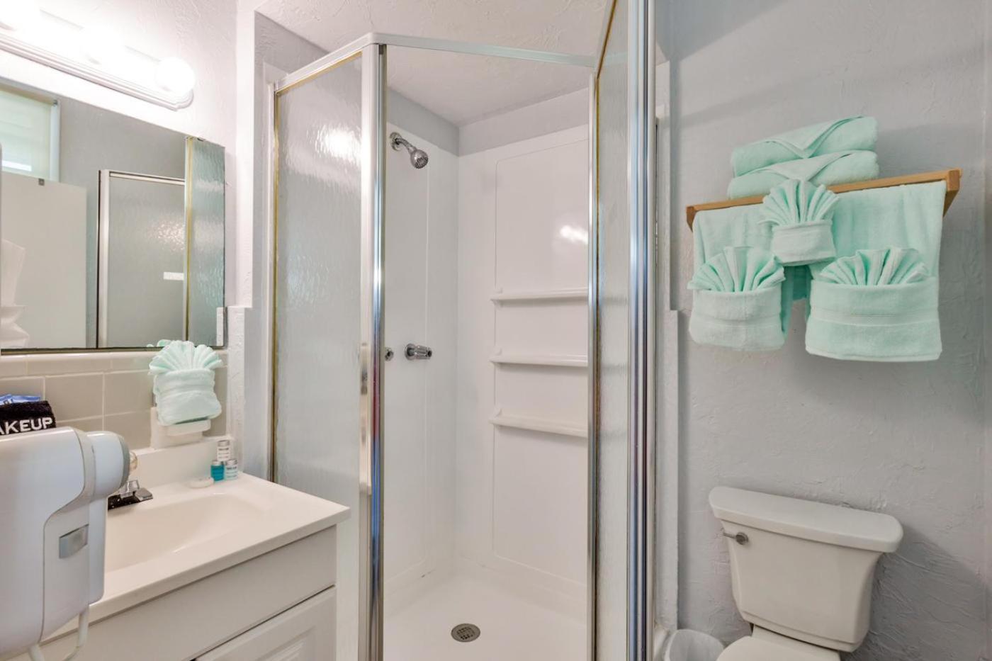 Coastal Waters 107 - A Studio Poolside Retreat New Smyrna Beach Exterior photo